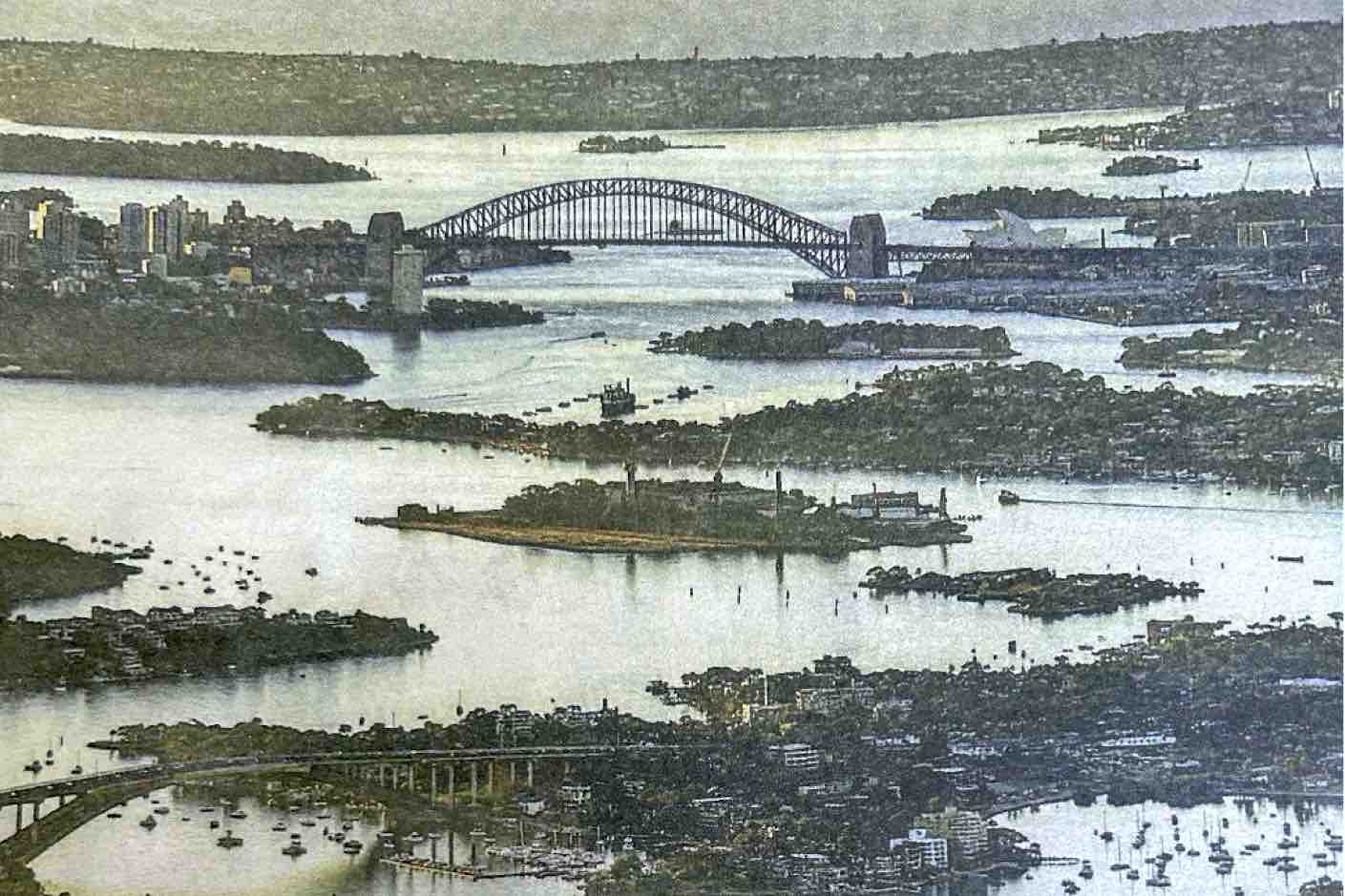 1970 photo of Sydney Harbour